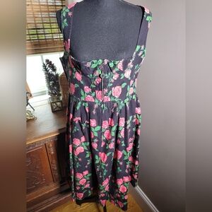 VINTAGE 60'S JOHANNA RAPEL BLACK FLORAL ROSES DIRNDL DRESS